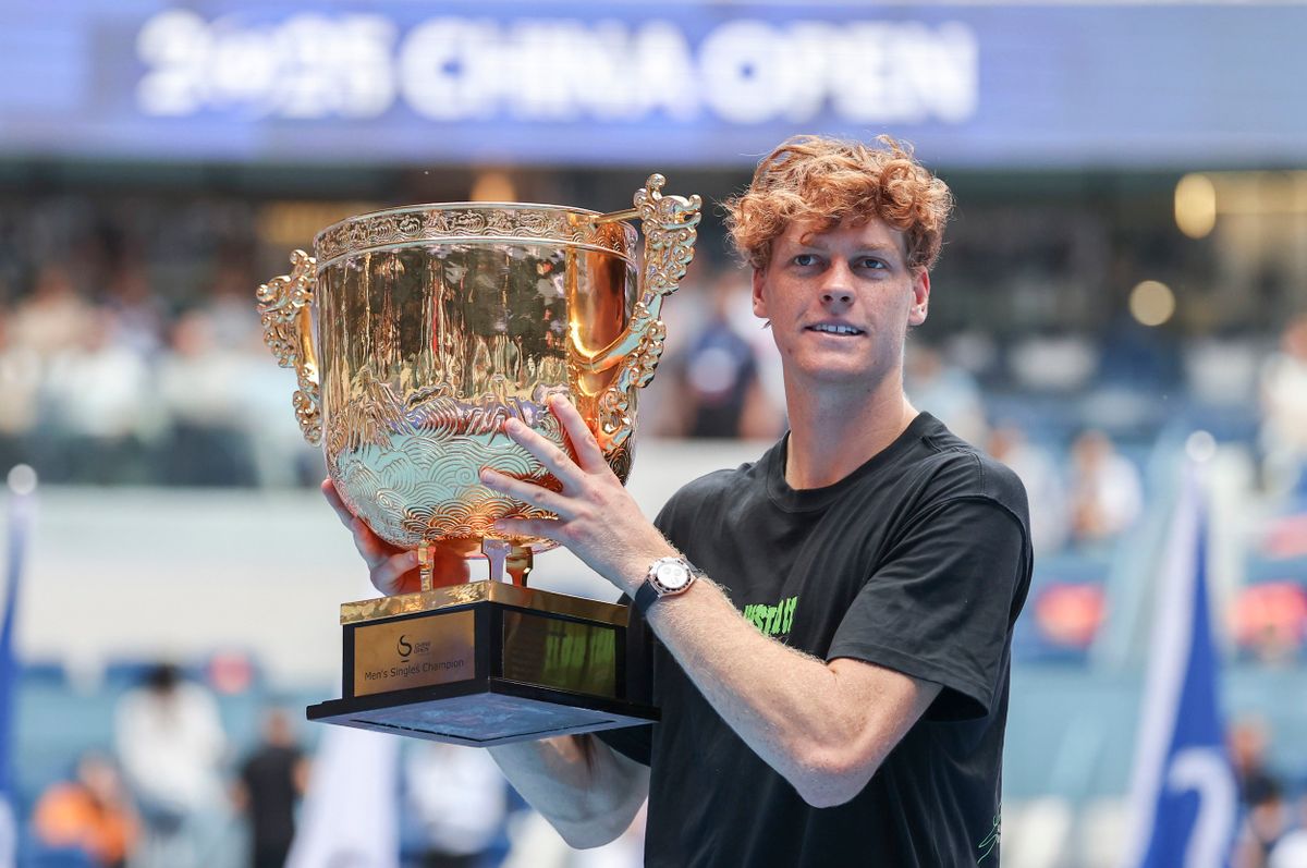 (251002) -- BEIJING, Oct. 2, 2025 (Xinhua) -- Jannik Sinner poses for photos during the award ceremony for the men's singles final match between Jannik Sinner of Italy and Learner Tien of the United States at 2025 China Open tennis tournament in Beijing, China, Oct. 1, 2025. (Xinhua/Du Xinyi)
Xinhua News Agency / eyevine
Contact eyevine for more information about using this image:
T: +44 (0) 20 8709 8709
E: info@eyevine.com
http://www.eyevine.com