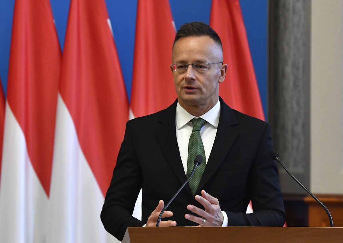 Szijjártó Péter azt a videót osztotta meg Facebook-oldalán, amelyben Donald Trump Orbán Viktor magyar miniszterelnököt méltatta elismerőleg.