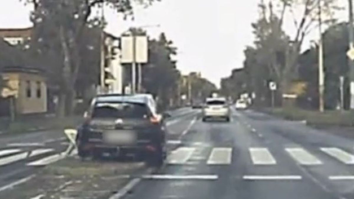 Mindent letarolt a Fogarasi úton a citroënes futár, ami elé került + videó