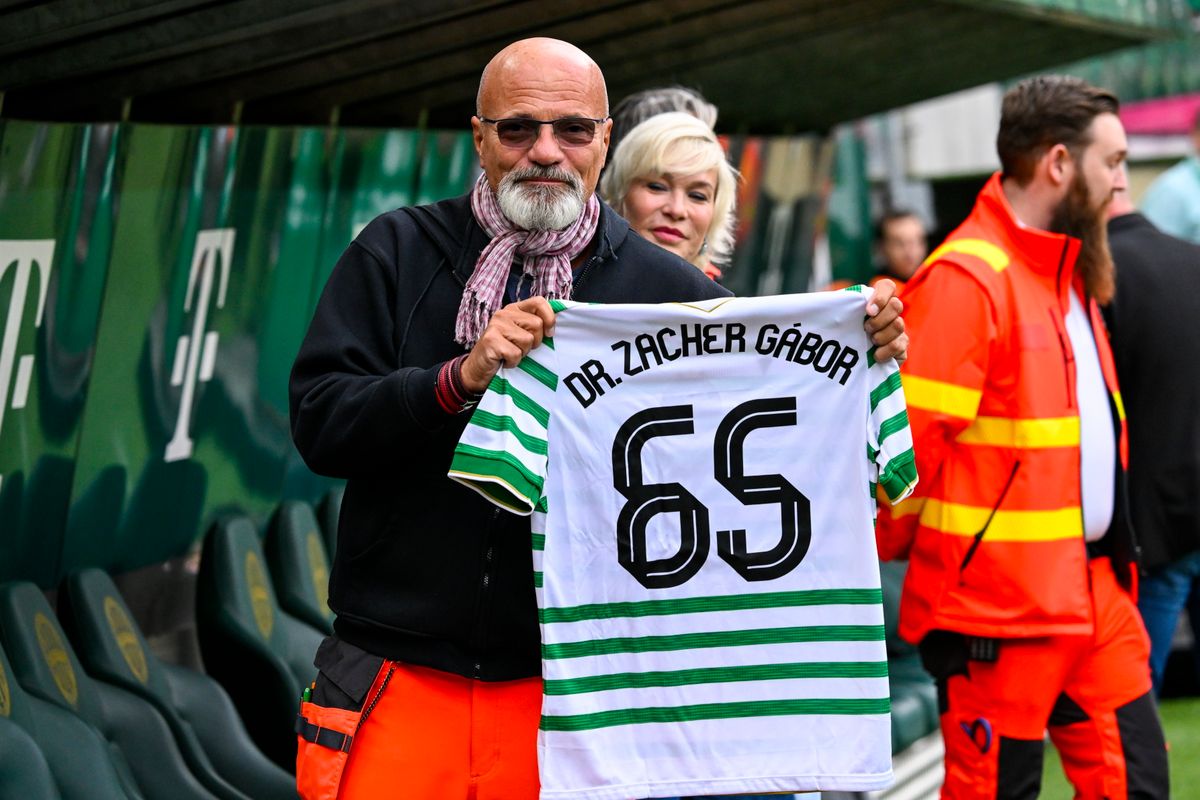 Budapest, 2025. október 5.
Zacher Gábor orvos, toxikológus a labdarúgó Fizz Liga 9. fordulójában, a Ferencvárosi TC - Paksi FC mérkőzés előtt a Groupama Arénában 2025. október 5-én.
MTI/Hegedüs Róbert