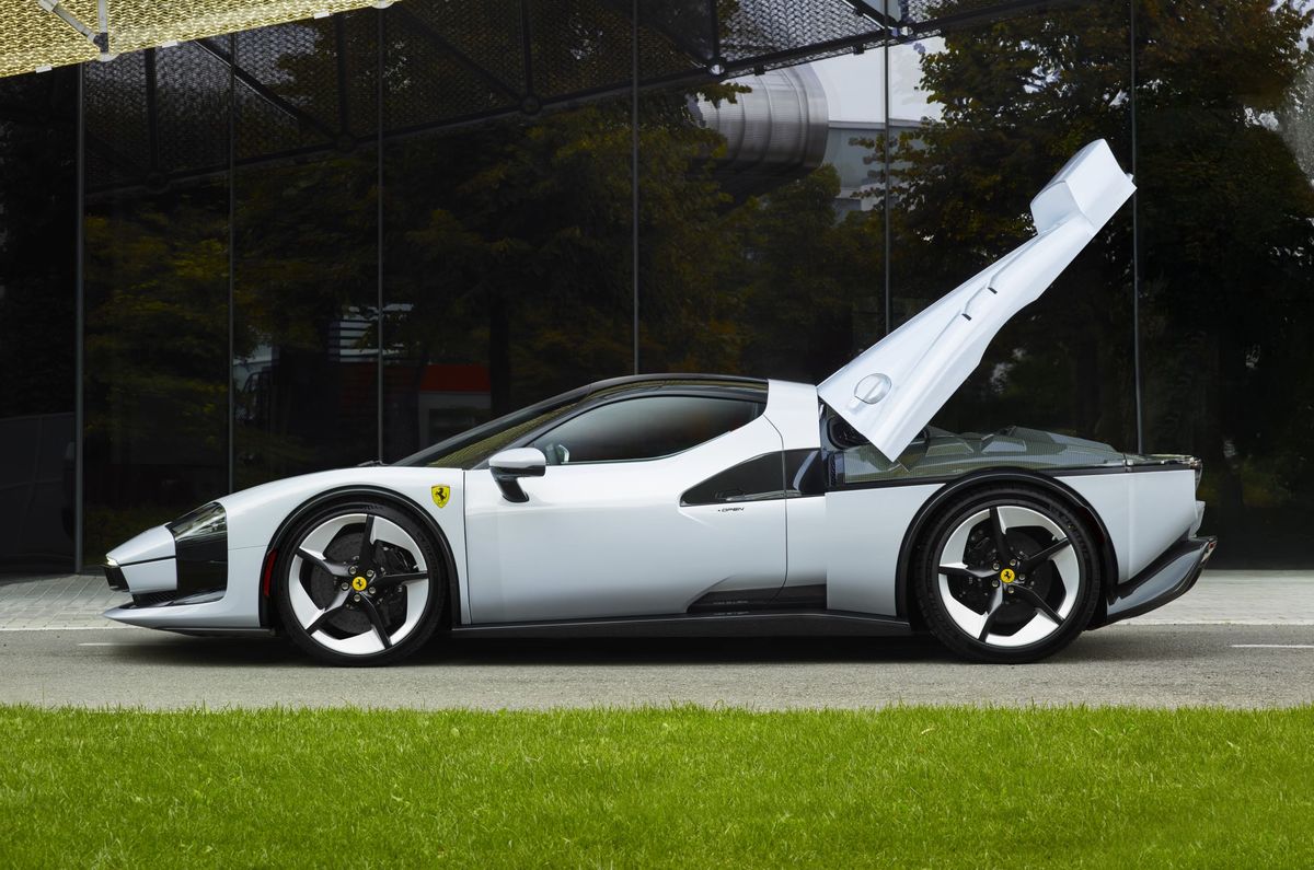 Ferrari SC40