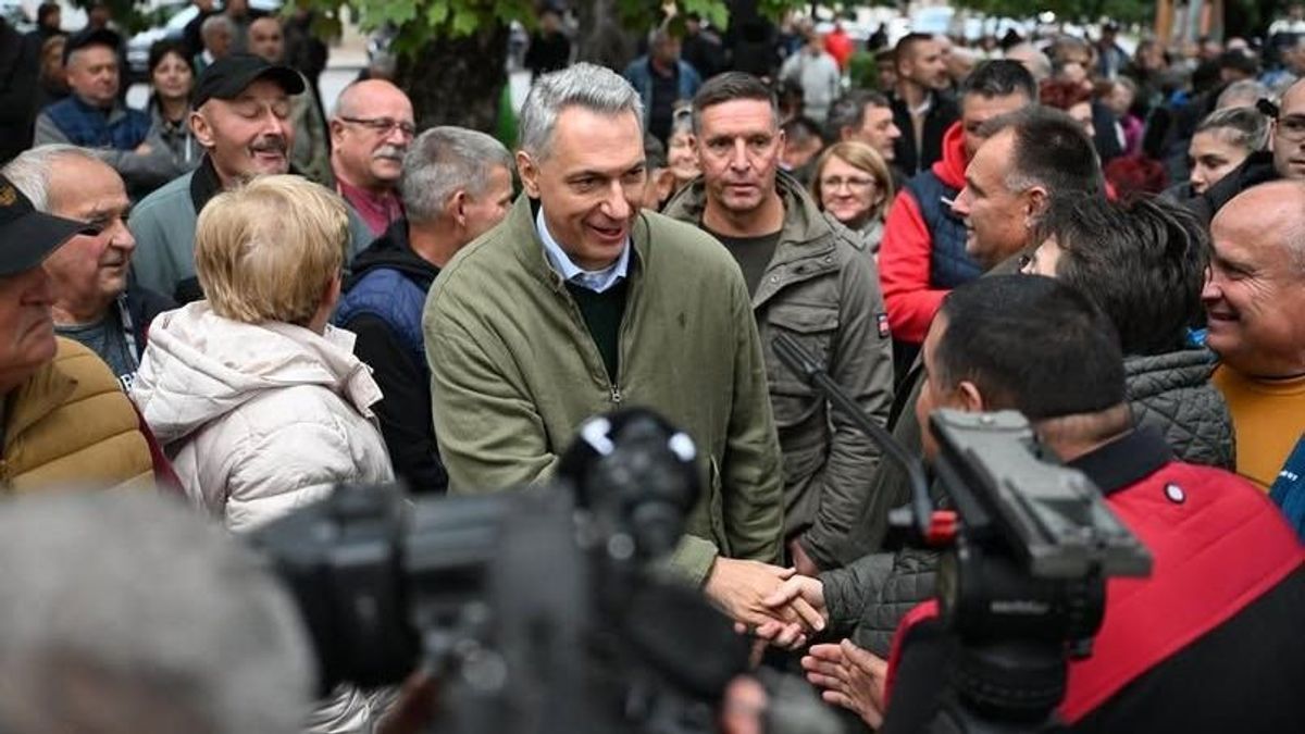 Felhevültek a kedélyek Lázár János fórumán, tanítani való eleganciával hűtötte le a tiszásokat + videó