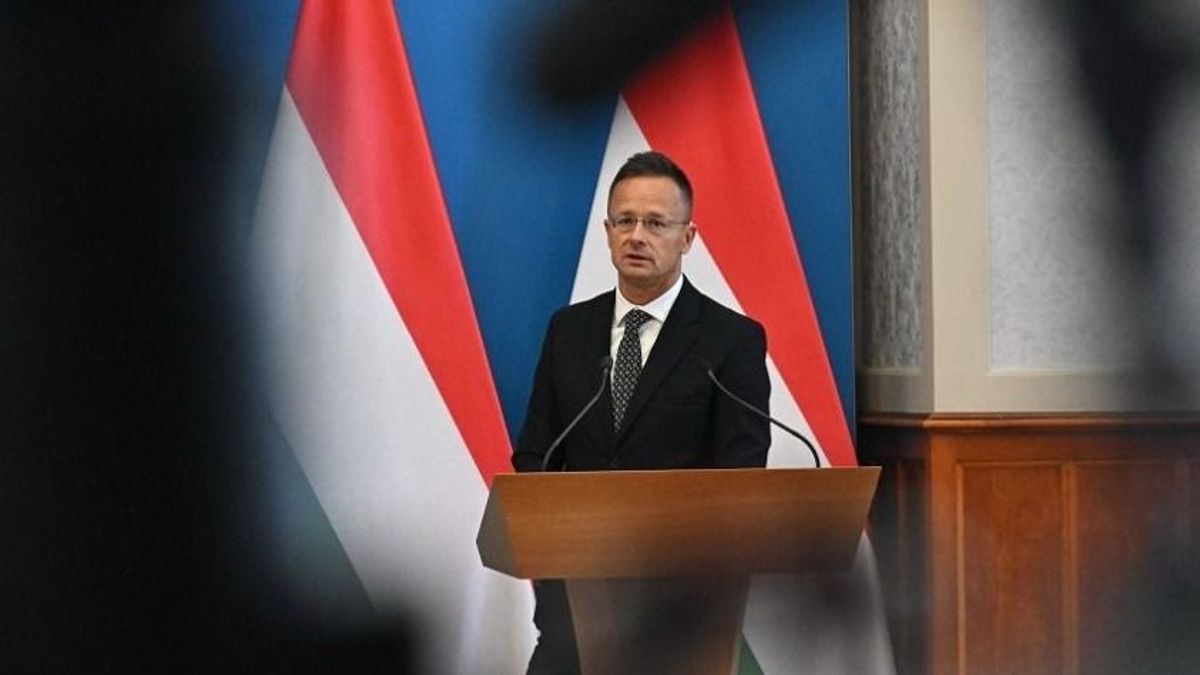 Szijjártó Péter: A kormány Magyar Péter brüsszeli pártjával szemben is megvédi a rezsicsökkentést