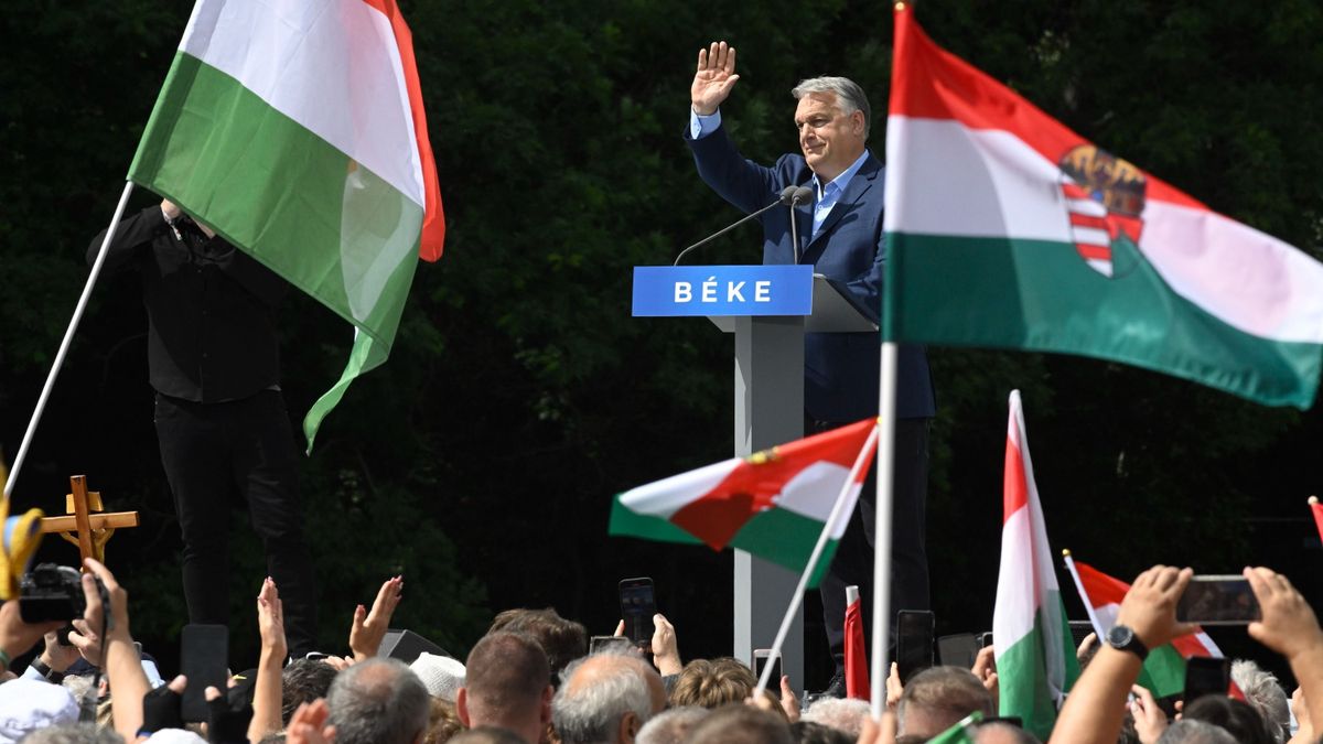 Orbán Viktor: Mindenkire számítunk holnap + videó