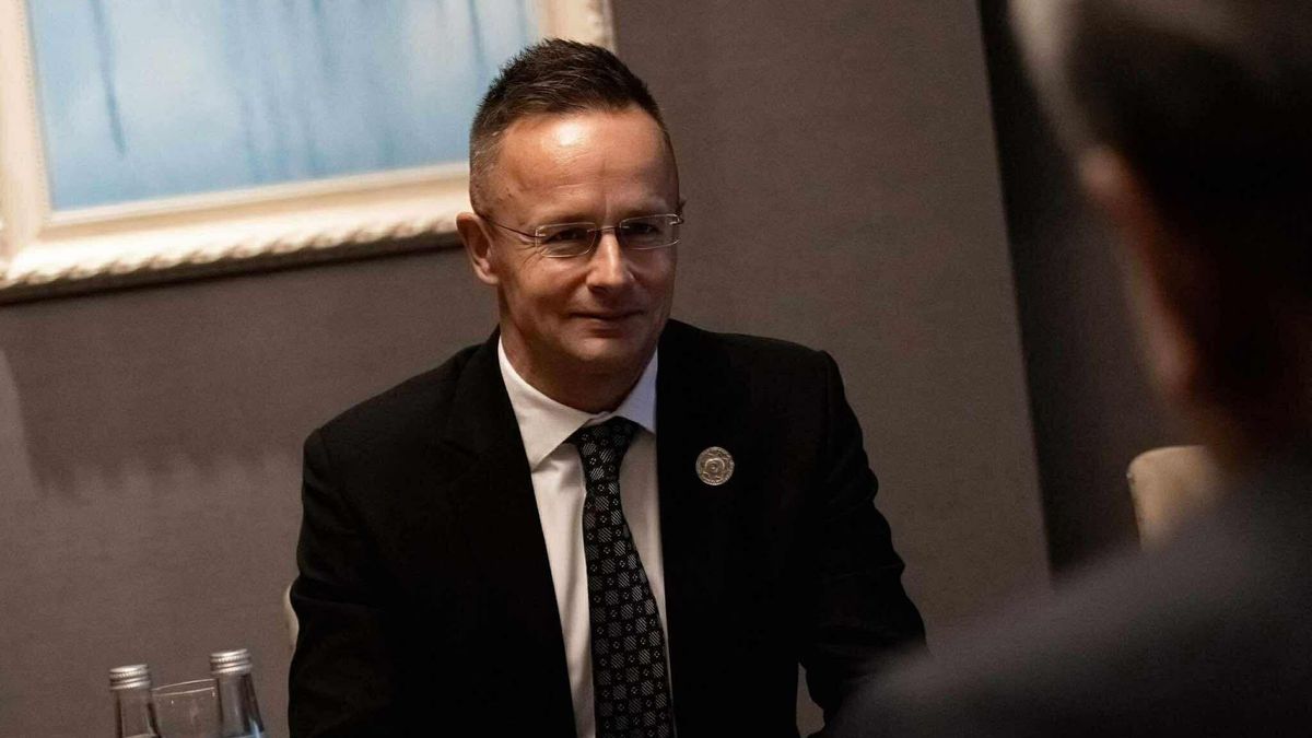Szijjártó Péter: Kritikusok figyelem!