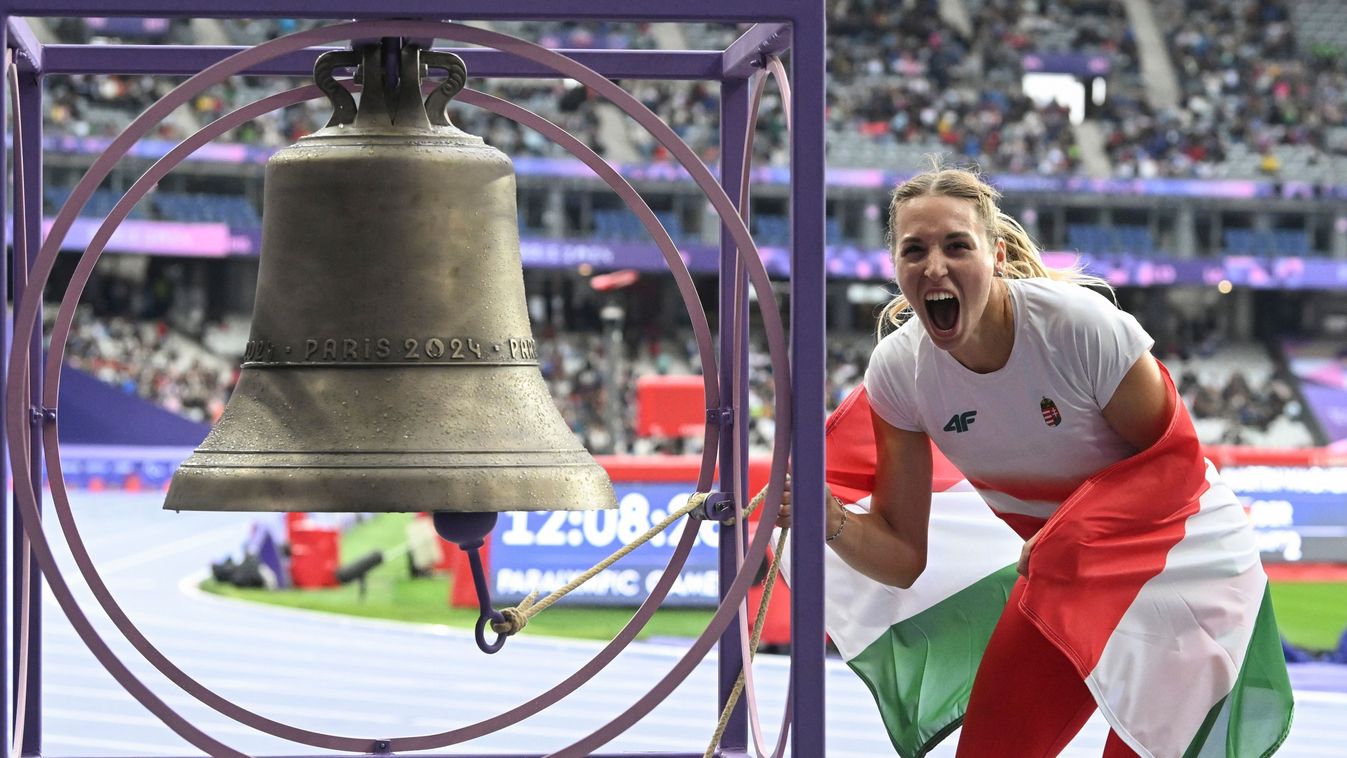 Ekler Luca
Saint-Denis, 2024. szeptember 5.
Az aranyérmes Ekler Luca a női távolugrás T38-as kategóriájának döntője után a 2024-es párizsi nyári paralimpiai játékokon a saint-denis-i Stade de France-ban 2024. szeptember 5-én.
MTI/Koszticsák Szilárd
