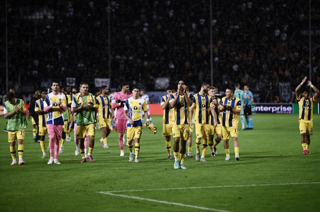 A Maccabi játékosai nem köszönhetik szurkolóikat az Aston Villa elleni, idegenbeli Európa-liga-meccs után