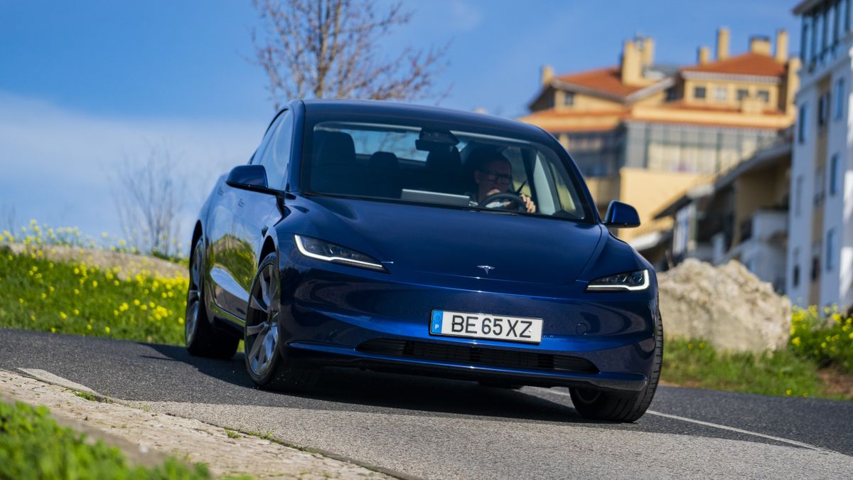 Győzött a józan ész, végre újra lehet normálisan indexelni a Teslákkal
