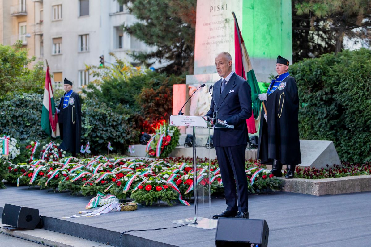 A honvédelmi miniszter szerint 1956 megváltoztatta a magyarságot és a világot is.(Fotó: Csudai Sándor)
