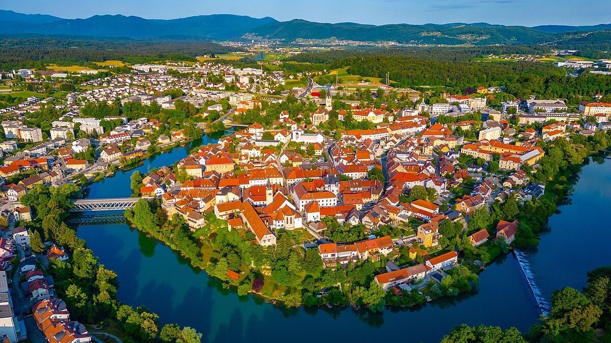 Gyilkossági ügy miatt lemondott két miniszter Szlovéniában