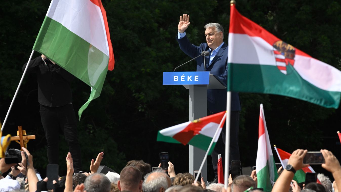 Békemenet Budapesten
MTI Fotószerkesztõség
Koszticsák Szilárd