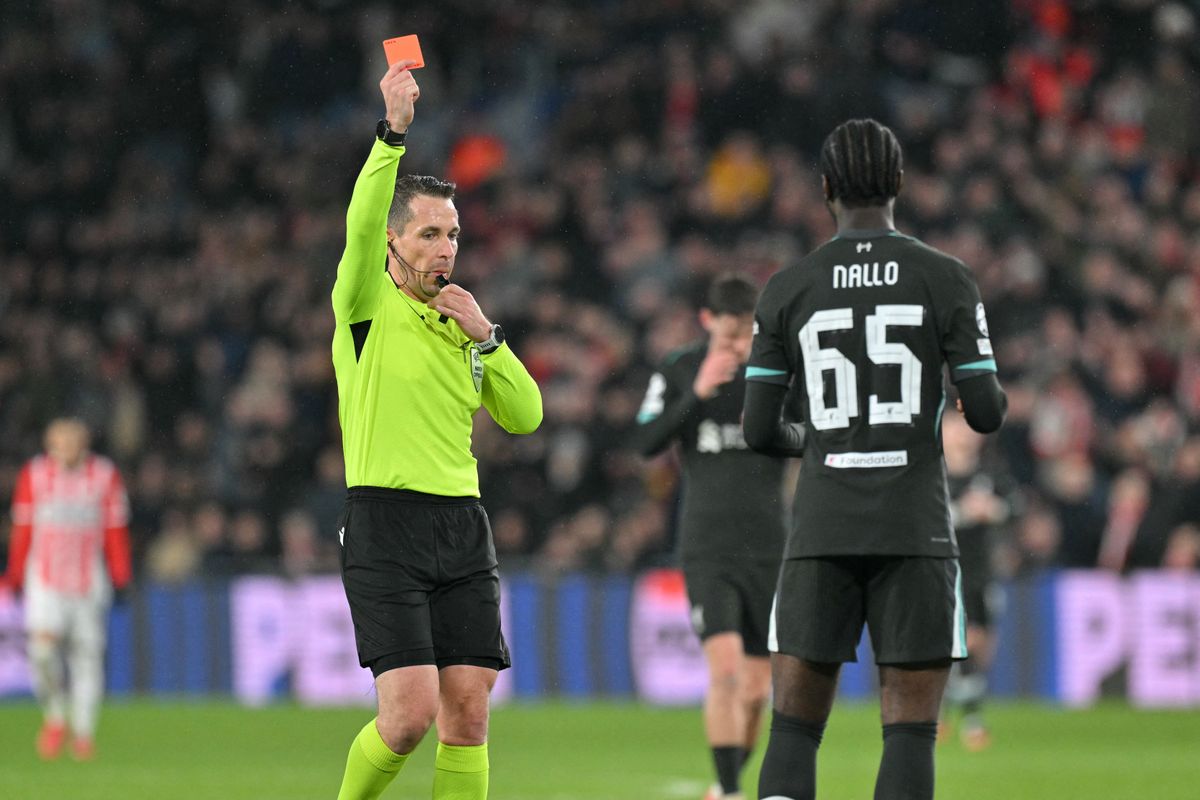 Amara Nallo januárban is piros lapot kapott a Liverpool PSV elleni BL-meccsén