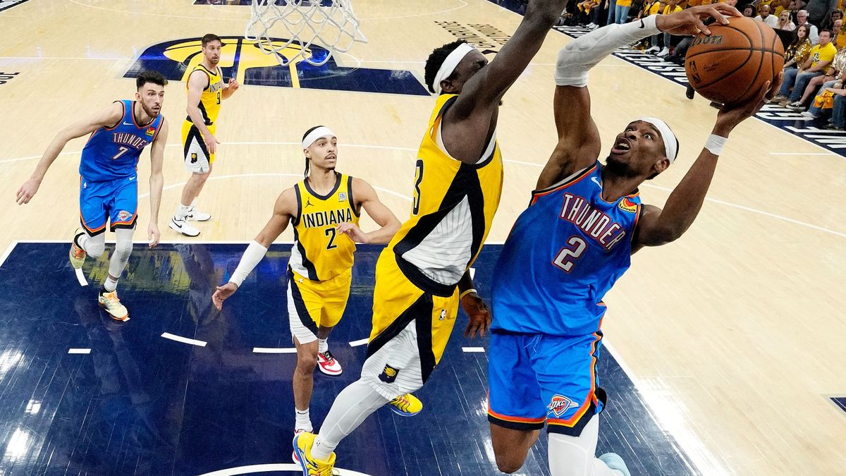  Shai Gilgeous-Alexander épp kosárra tör az Indiana Pacers elleni NBA-döntőben tavaly.