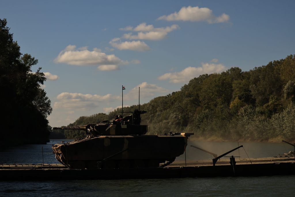 Adaptive Hussars 2025 országvédelmi gyakorlat pontonhíd Tisza