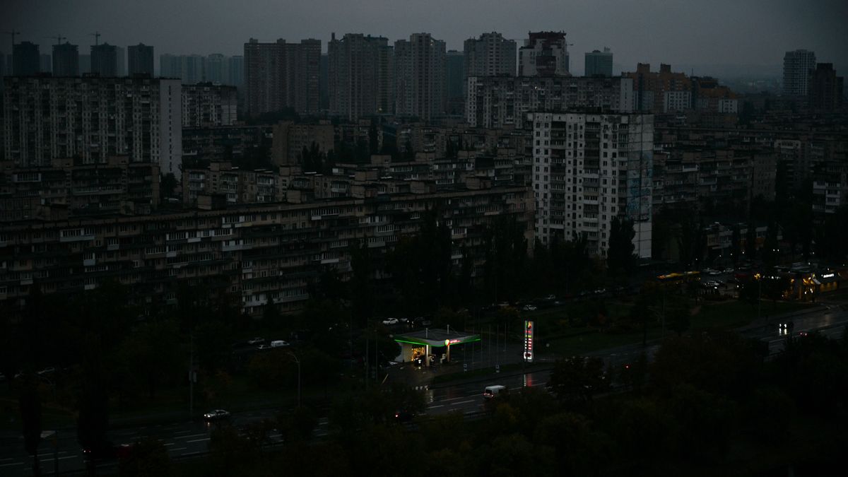 Oroszország újra az ukrán energiahálózatot támadja – sötét és hideg télre készülhet Kijev
