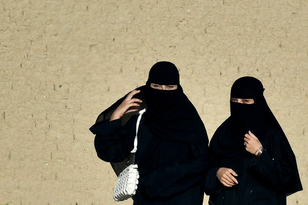 Portugáliában megszavazta a parlament a burka betiltását