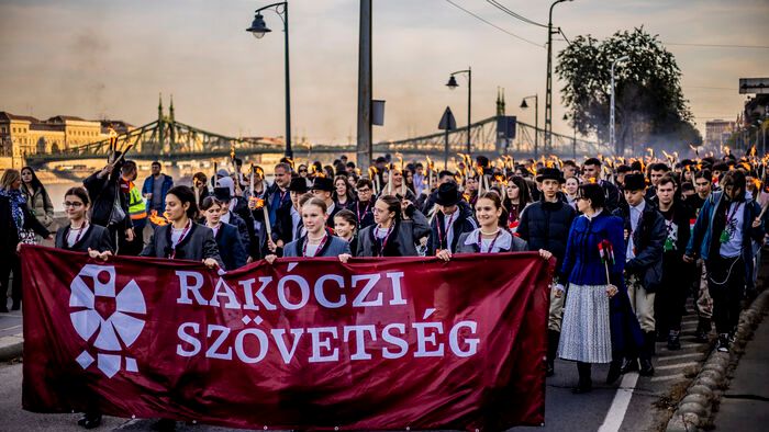 fáklyás emlékmenet 1956-os forradalom október 23.