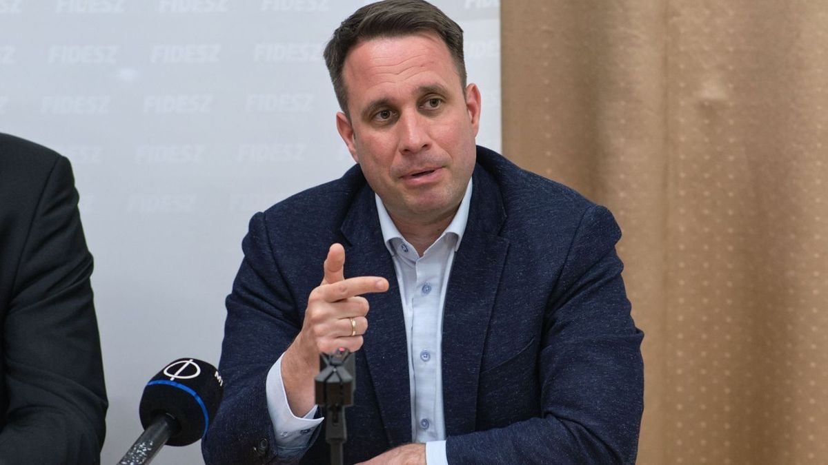 Dömötör Csaba elmondta: az Európai Bizottság új háborús terve azt bizonyítja, hogy a brüsszeli vezetők hadi üzemmódra akarják állítani egész Európát