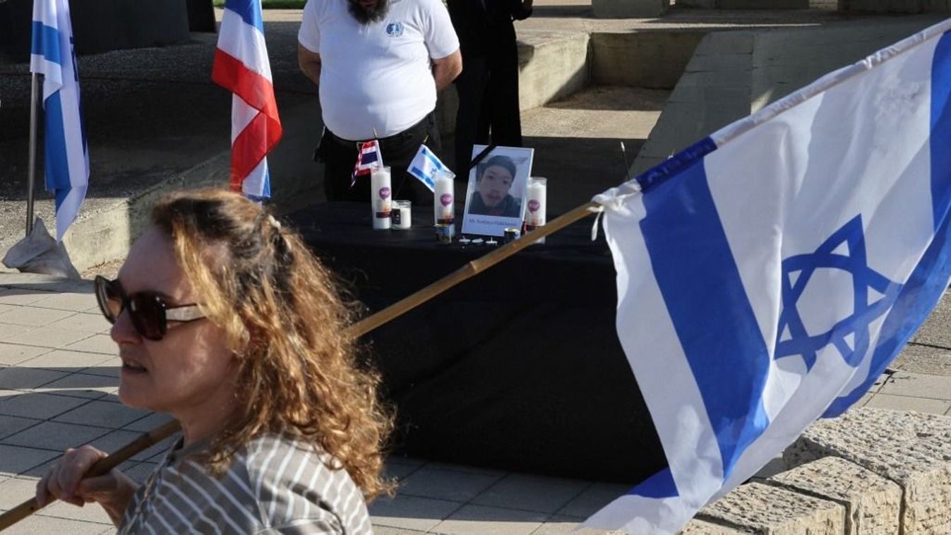 Illusztráció - izraeli zászlót lengető nő