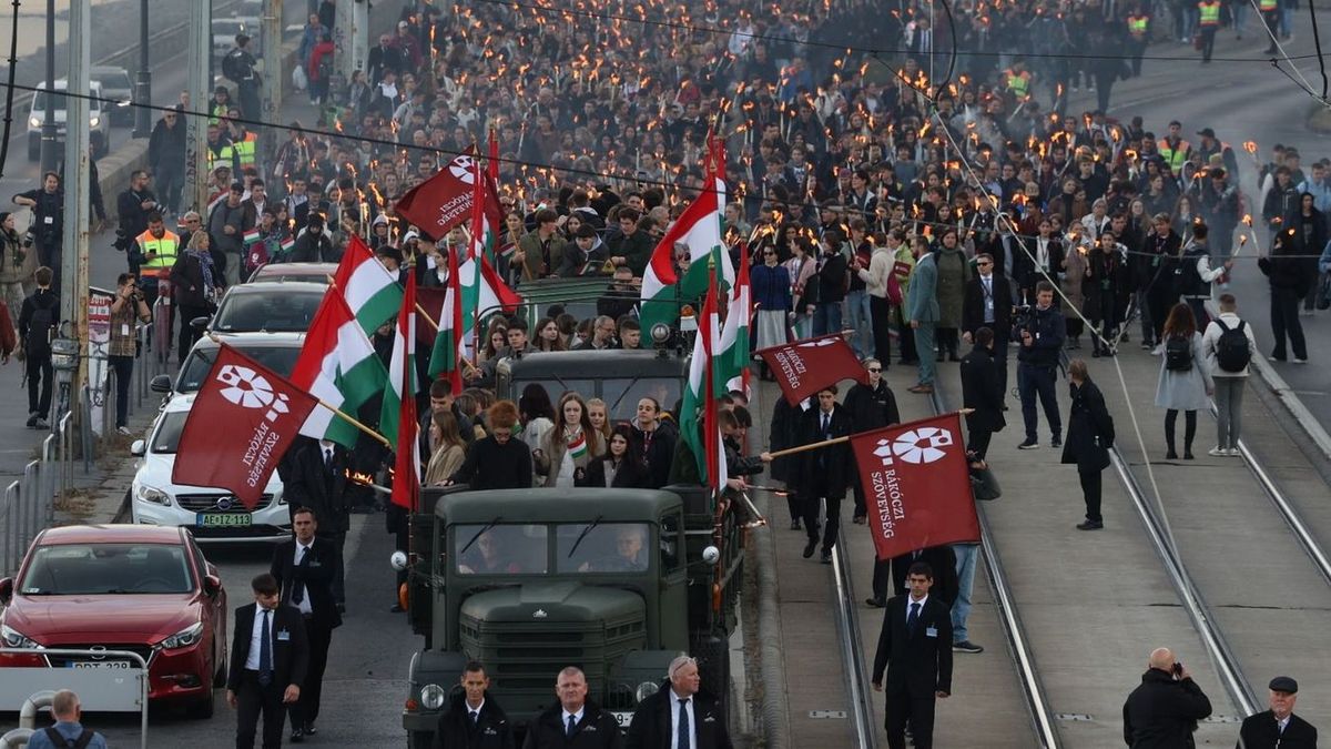 Magyar Péter kimutatta a foga fehérjét, külhoni magyar gyerekekre támadt rá