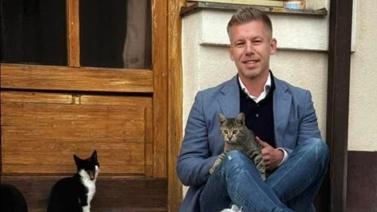 Indul a lejtmenet: cukiságkampányba kezdett Magyar Péter