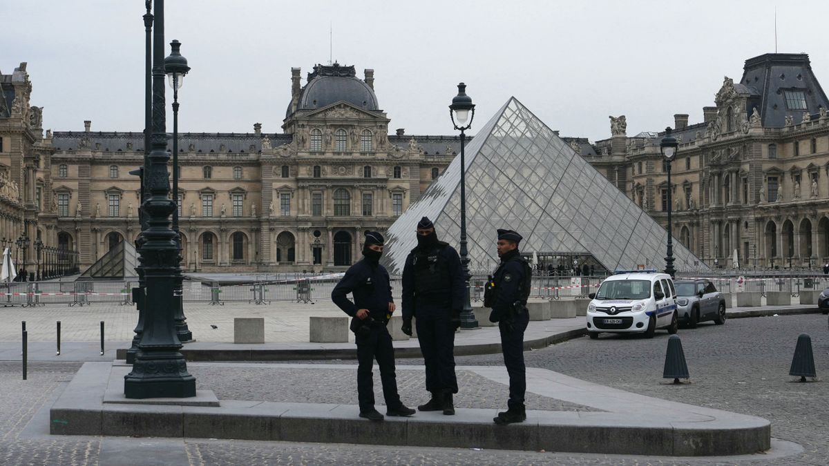 Az évtized rablása Párizsban: friss részletek derültek ki a Louvre múzeumban történt ékszerlopásról