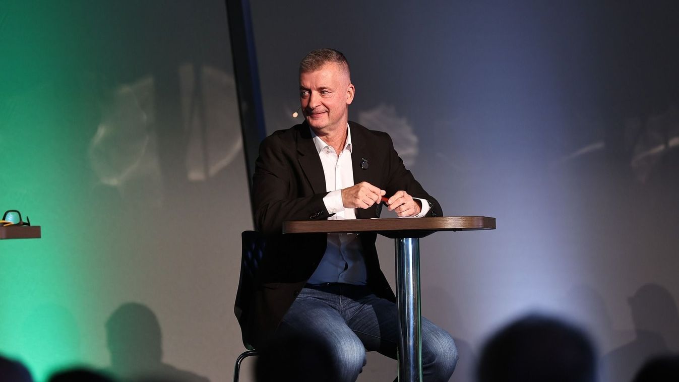 Kubatov Gábor tiszta vizet öntött a pohárba Abu Fani kapcsán, és az MLSZ-nek is üzent