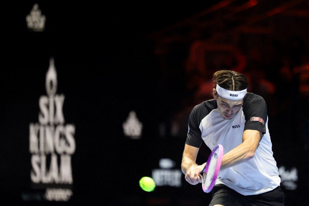 Novak Djokovics ellen először győzött Taylor Fritz, a szerb teniszező feladta a rijádi teniszmérkőzést