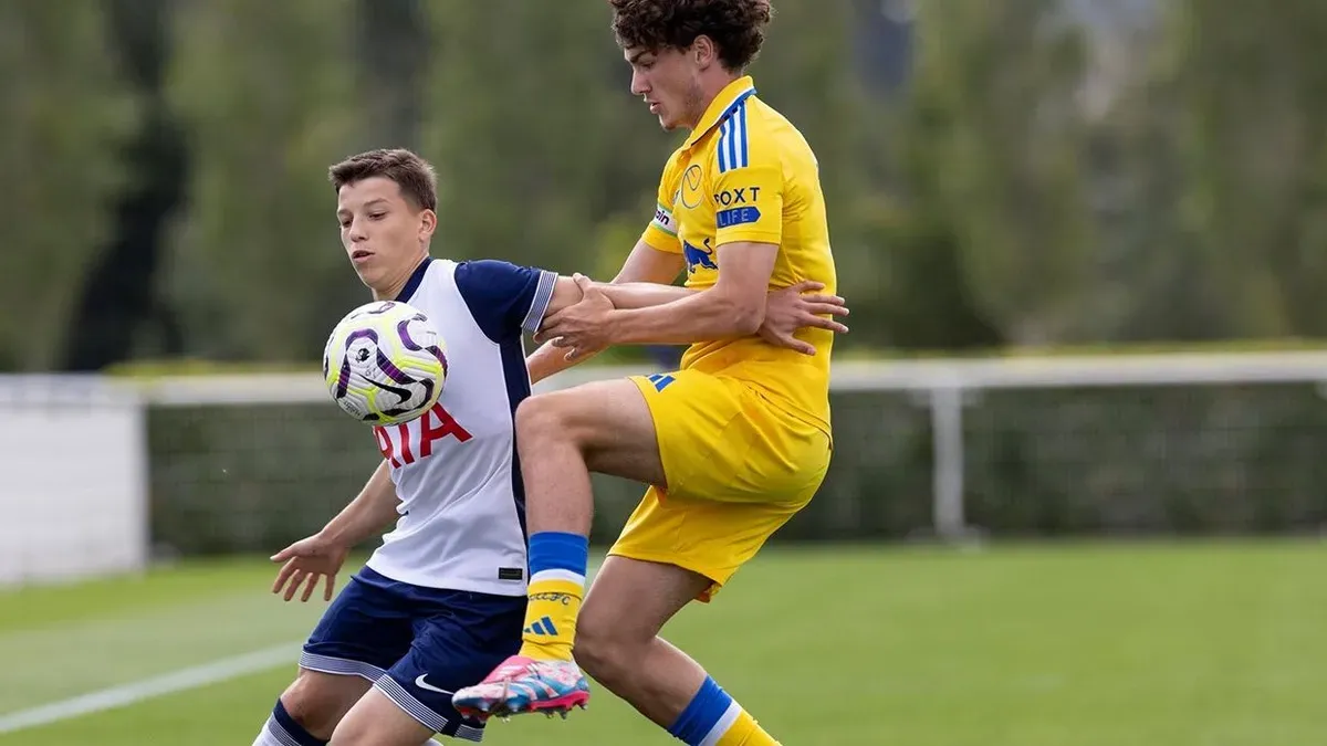 A Tottenham Hotspur játékosa, Leon Myrtaj bemutatkozhat a magyar válogatottban.