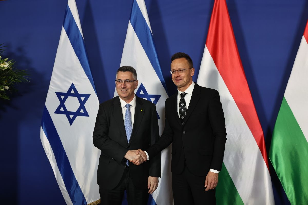 Szijjártó Péter külgazdasági és külügyminiszter hivatalos látogatás keretében fogadja Gideon Sa’ar urat, Izrael Állam külügyminiszterét