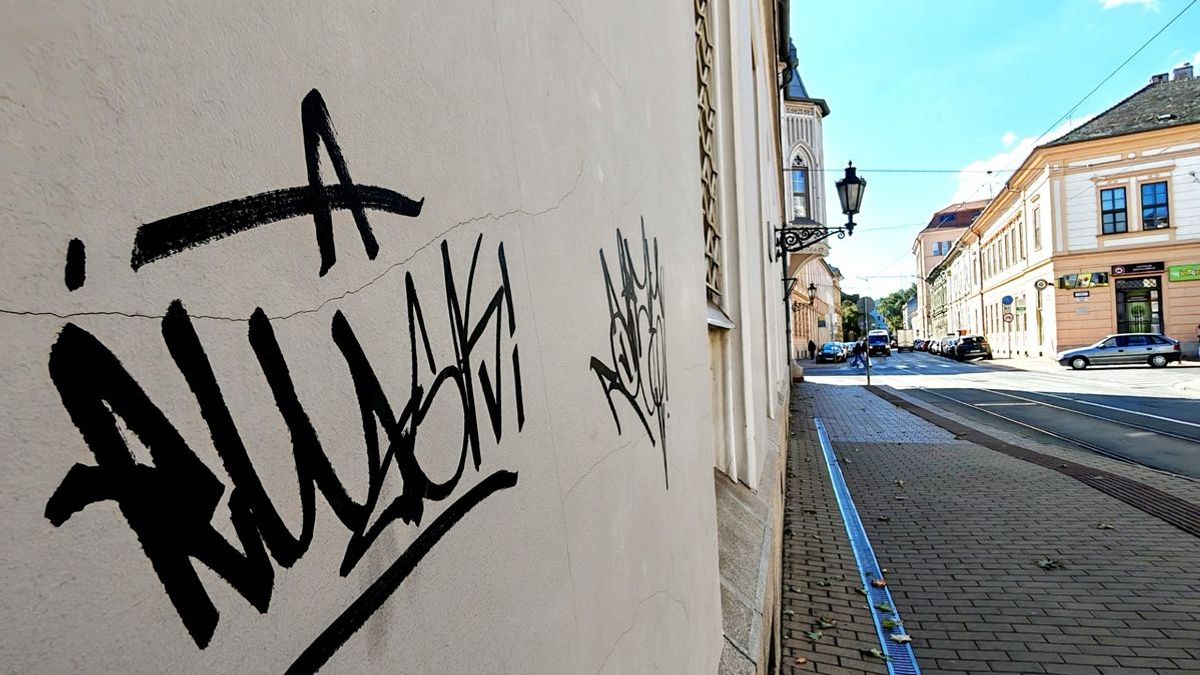 Sötét idők járnak a Fekete Házra, ez most Szeged gyalázata