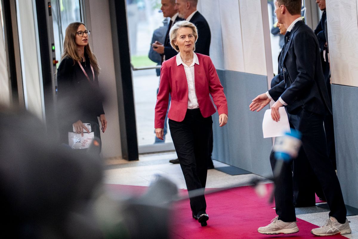 Ursula von der Leyen magyarázkodik