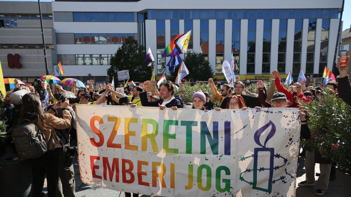 pécsi Pride felvonulás