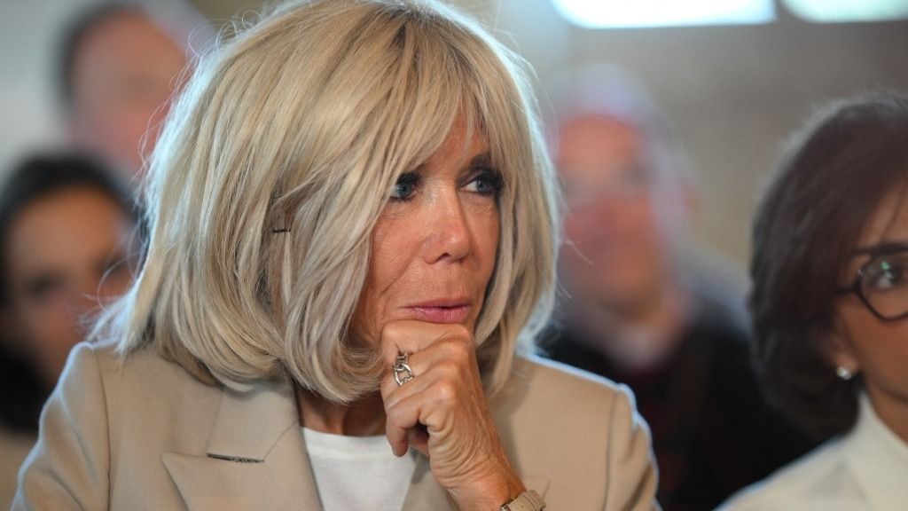 Brigitte Macron nevét egy nemzetközi álhír-hullám sodorta a címlapokra: a first lady állítólag férfiként született