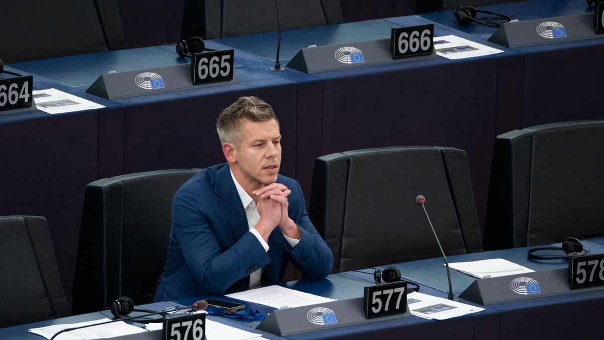 Rekord: Magyar Péter az Európai Parlament legtöbbet hiányzó képviselője