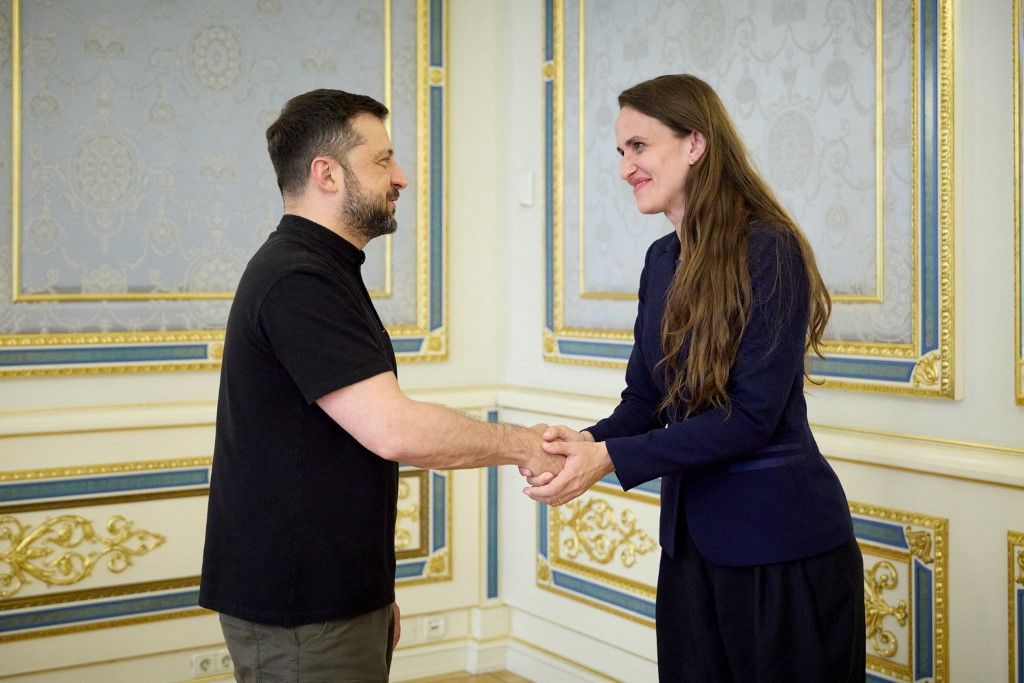  Oana Toiu, Románia külügyminisztere és Volodimir Zelenszkij ukrán elnök is egyeztetett a közös dróngyártásról 