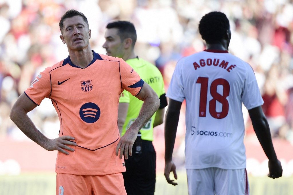 Robert Lewandowski büntetőt hibázott, de nem csak emiatt kapott ki a Barcelona. A spanyol sajtó szétszedi a katalánokat, Hansi Flock magyarázkodik