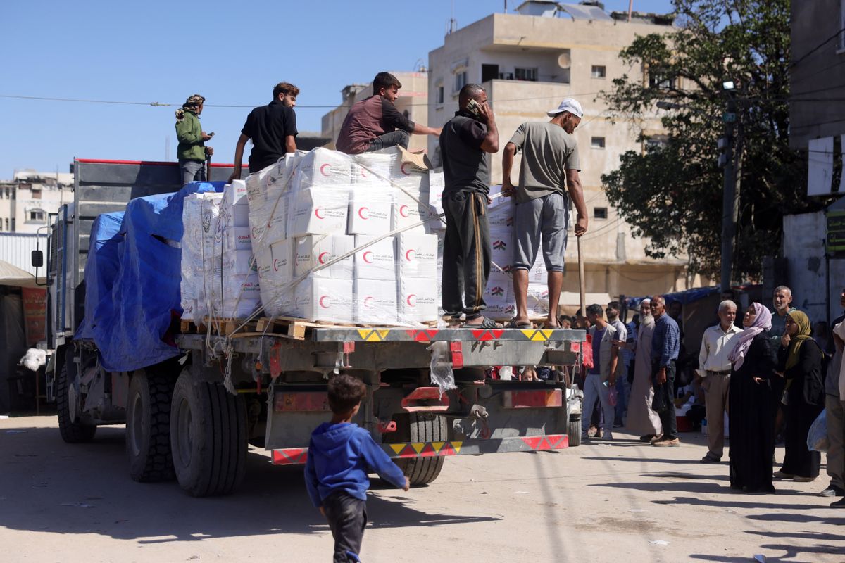 Óriási feladat a humanitárius segélyek Gázavárosba juttatása