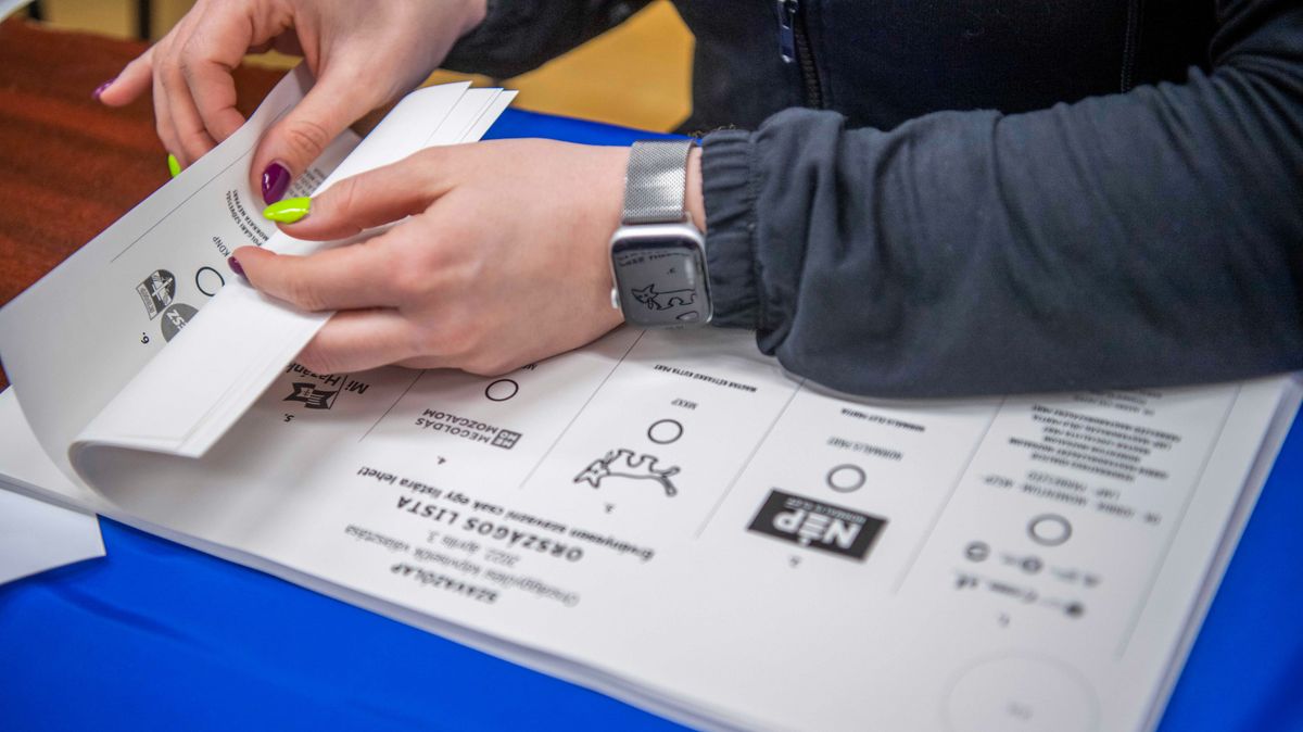 Elindult a visszaszámlálás: hat hónap múlva ilyenkor már zárják majd a szavazóurnákat