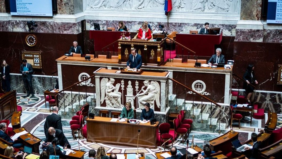 A Lecornu-kormány még nagyon el sem indult, máris meginoghat