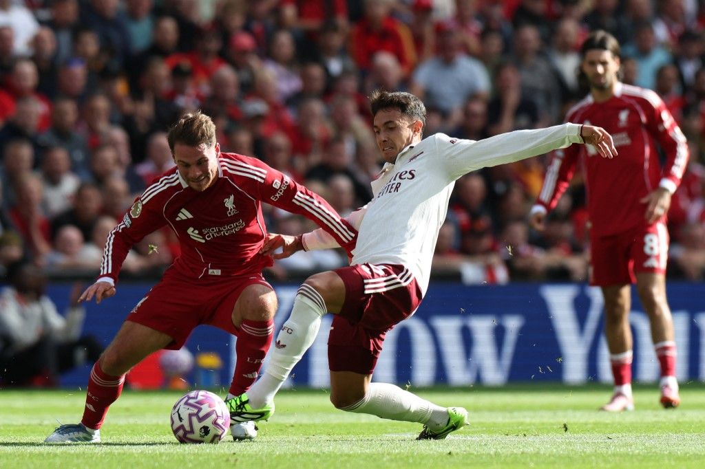 Zubimendi a Liverpool helyett az Arsenal mezében: Mac Allister ellen küzd, Szoboszlai a háttérből figyeli őket