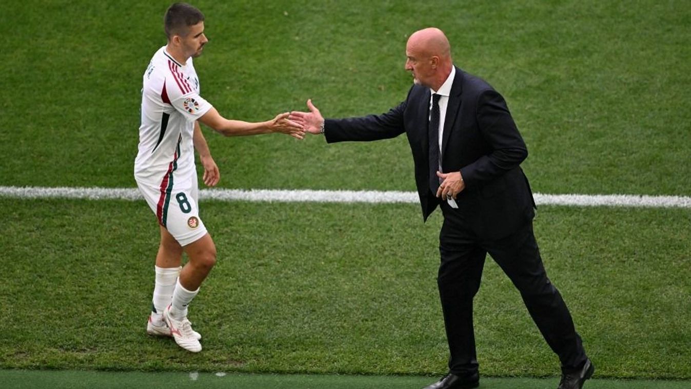 Nagy Ádám nélkül évekig elképzelhetetlen volt Marco Rossi magyar válogatottja, Hungary's Italian head coach Marco Rossi greets Hungary's midfielder #08 Adam Nagy as he comes off during the UEFA Euro 2024 Group A football match between Germany and Hungary 