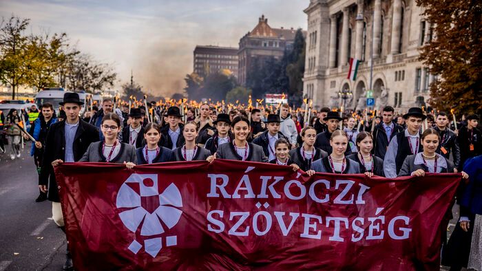 fáklyás emlékmenet 1956-os forradalom október 23.