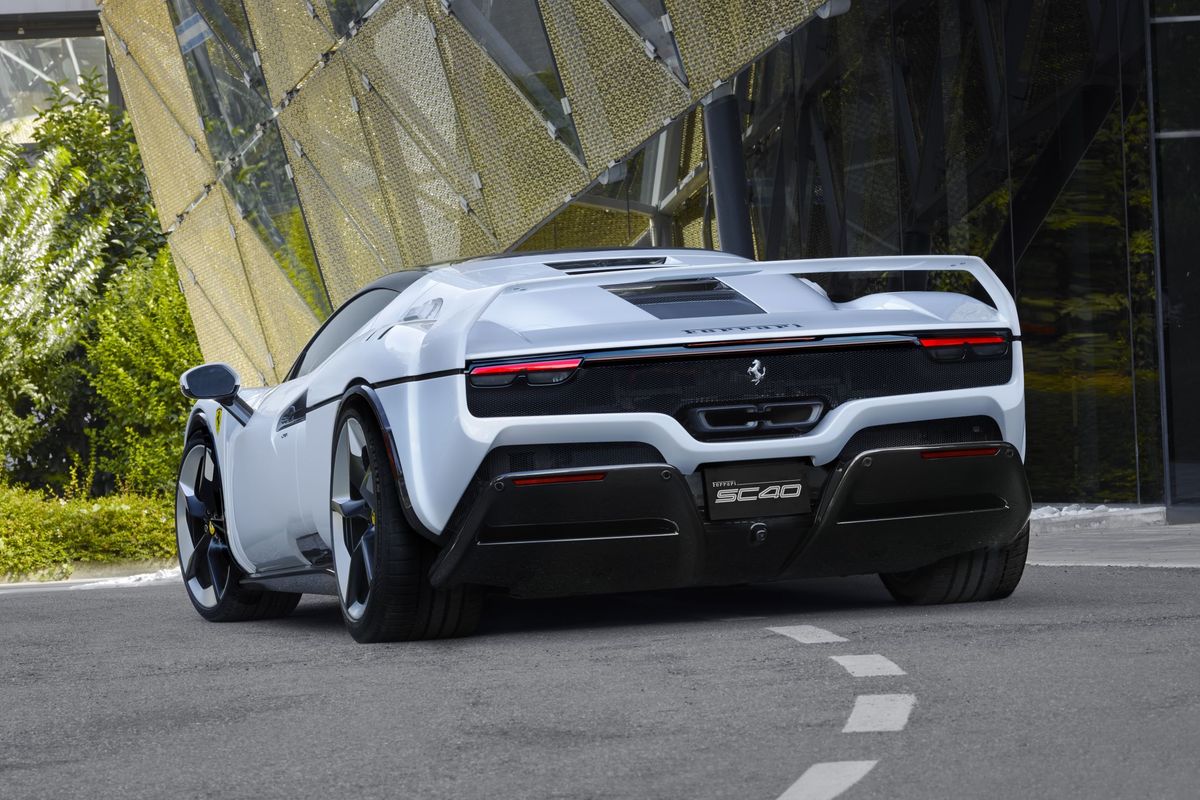 Ferrari SC40