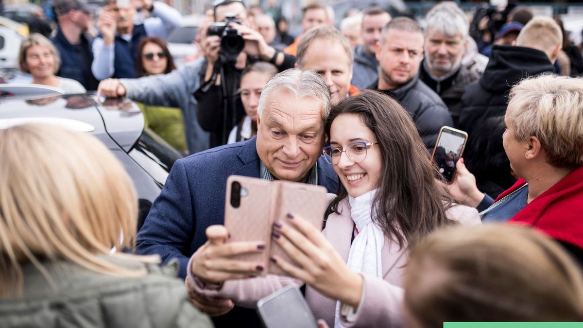 Képeken mutatjuk Orbán Viktor pesterzsébeti aláírásgyűjtését + videó