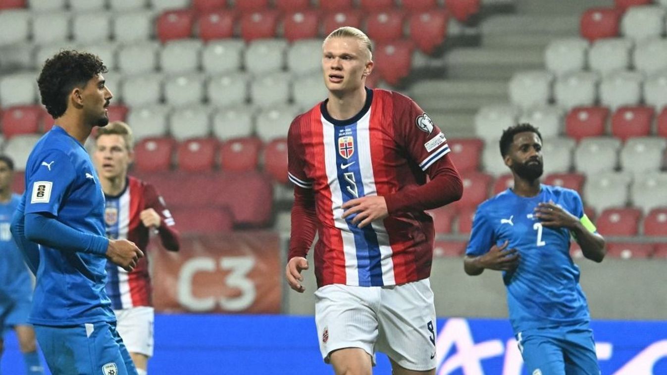 Erling Braut Haaland ünnepli a gólját a Debrecenben játszott Izrael-Norvégia vb-selejtezőn. A futball másodlagos?