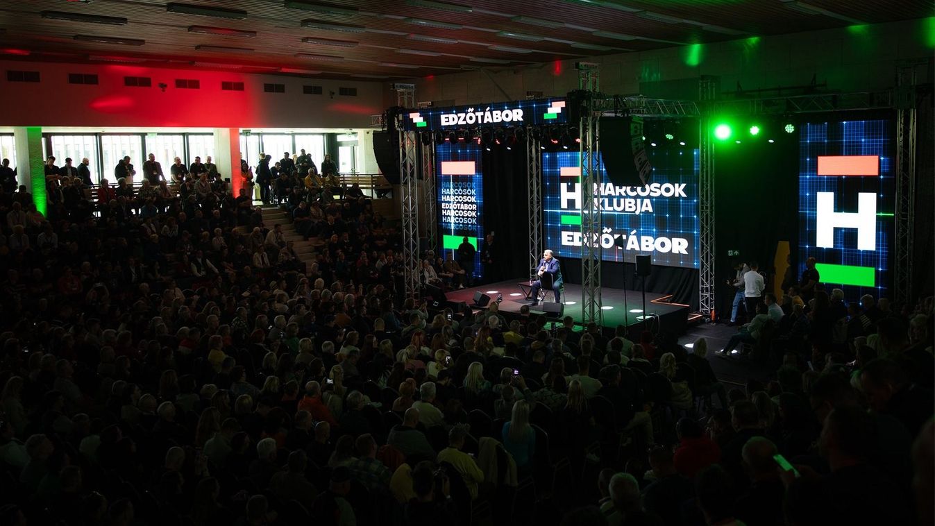 Orbán Viktor miniszterelnök a Harcosok Klubja zánkai edzőtáborában

Facebook