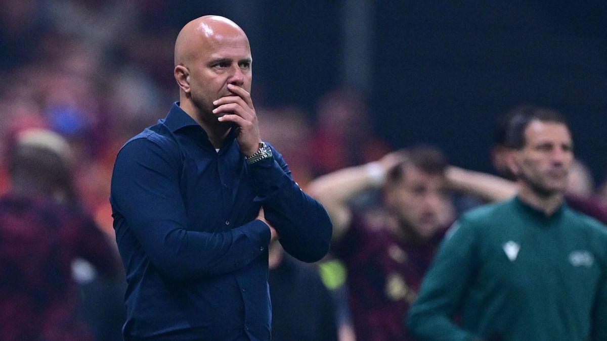 A Liverpool vezetősége minél hamarabb döntést hozna Arne Slotról