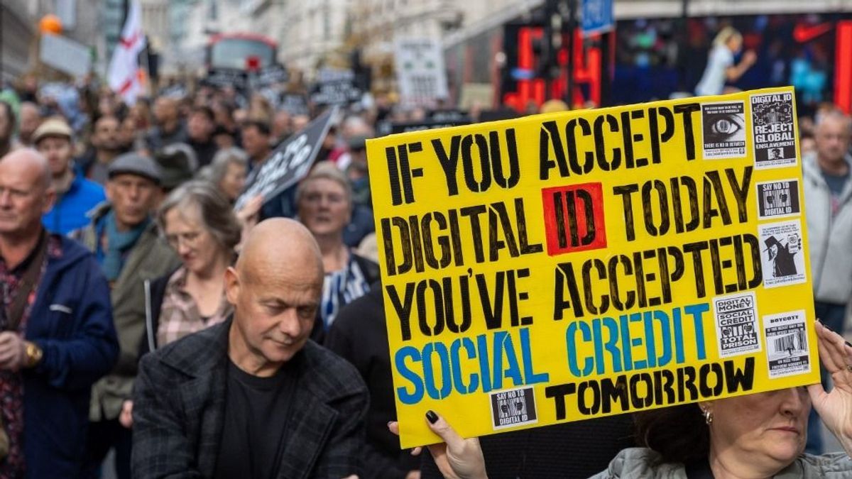 Tömegek tüntettek Londonban – nő a feszültség a baloldali kormány és a lakosság között + videó