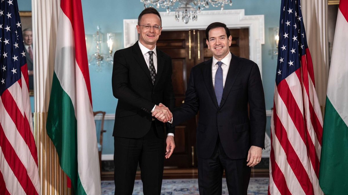 Szijjártó Péter az amerikai külügyminiszterrel tárgyal